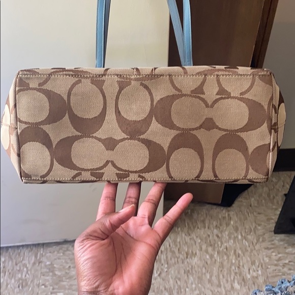 👜 Authentic Coach Signature Tote & Coin Purse👜 - Picture 9 of 15